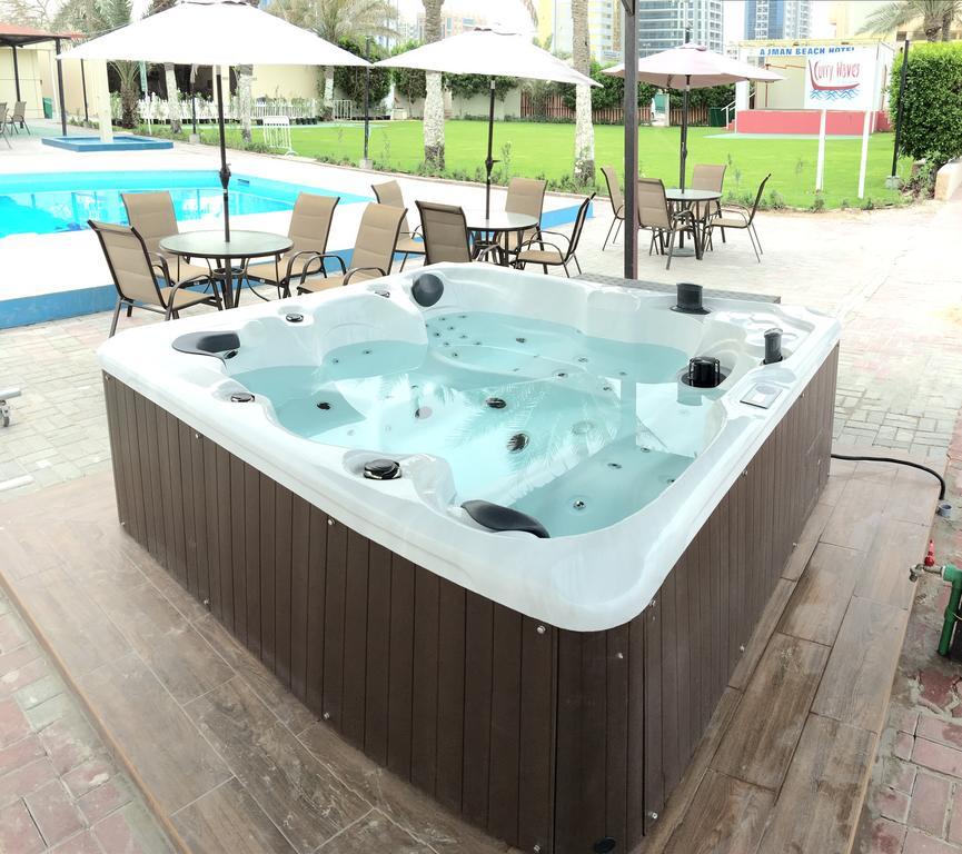 Ajman Beach Hotel Екстер'єр фото