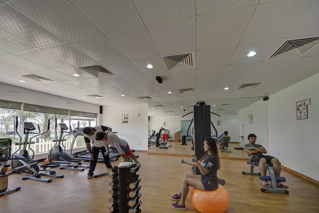 Ajman Beach Hotel Екстер'єр фото