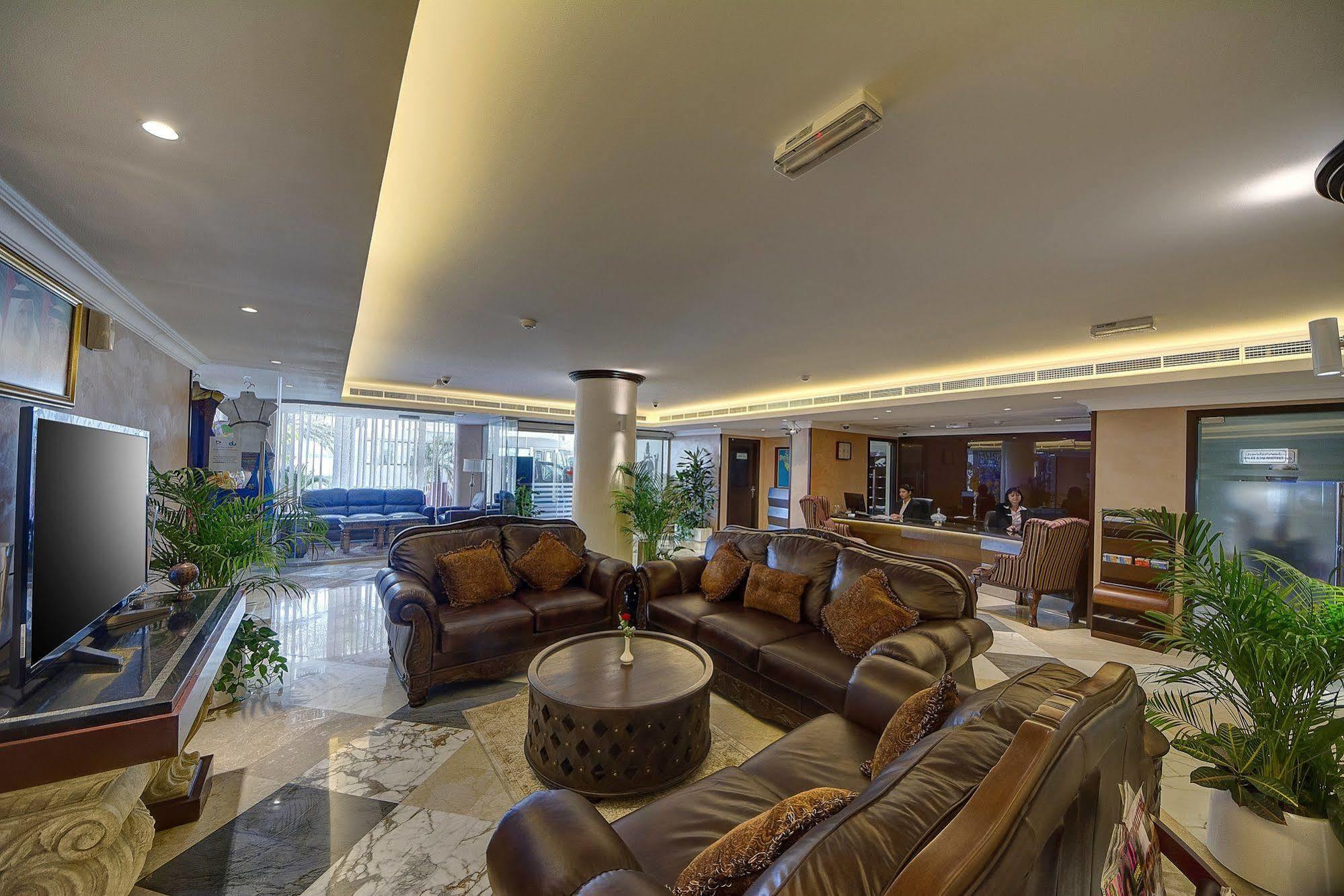 Ajman Beach Hotel Екстер'єр фото